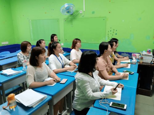 金牌咨詢師培訓(xùn) 為家長(zhǎng)服務(wù)我們是認(rèn)真的