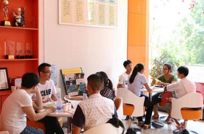 暑期當道 福建新東方招生火爆進行中